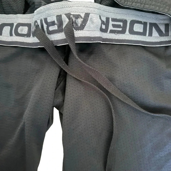 Under Armour Black Sport Training 9” Mesh Tech Shorts Sz M - Picture 6 of 10